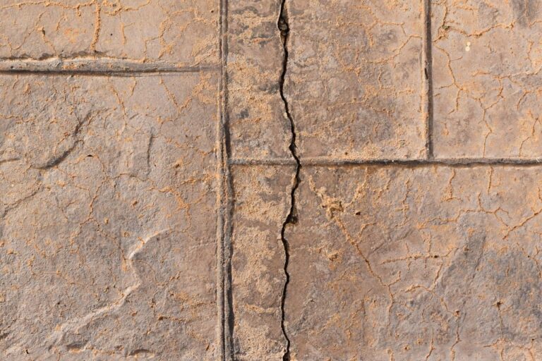 The Anatomy of Subsidence: A Technical Inquiry into Vertical Concrete Fissures